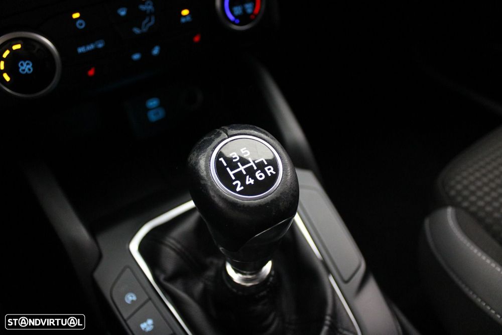 Ford Focus SW 1.0 EcoBoost Active - 22