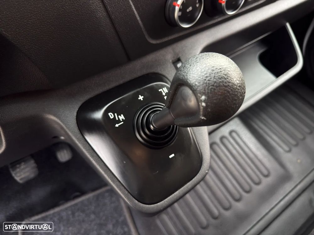 Renault Master 2.3 dCi 150cv Cx. Auto - 11