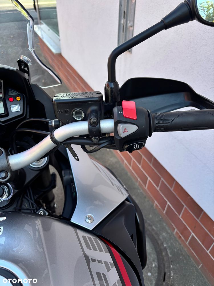 Honda VFR - 18