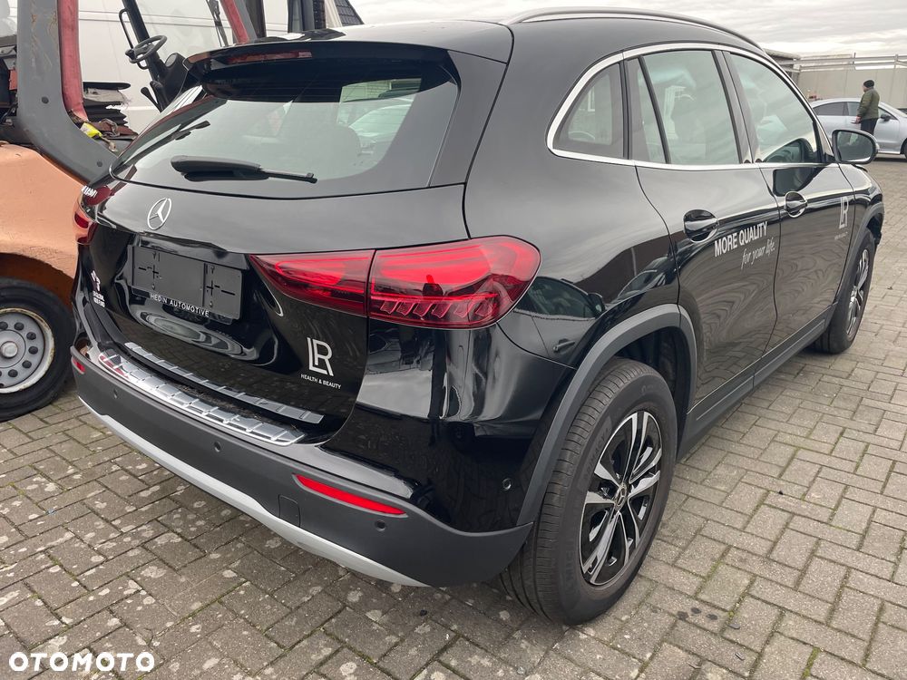 Mercedes-Benz GLA - 3