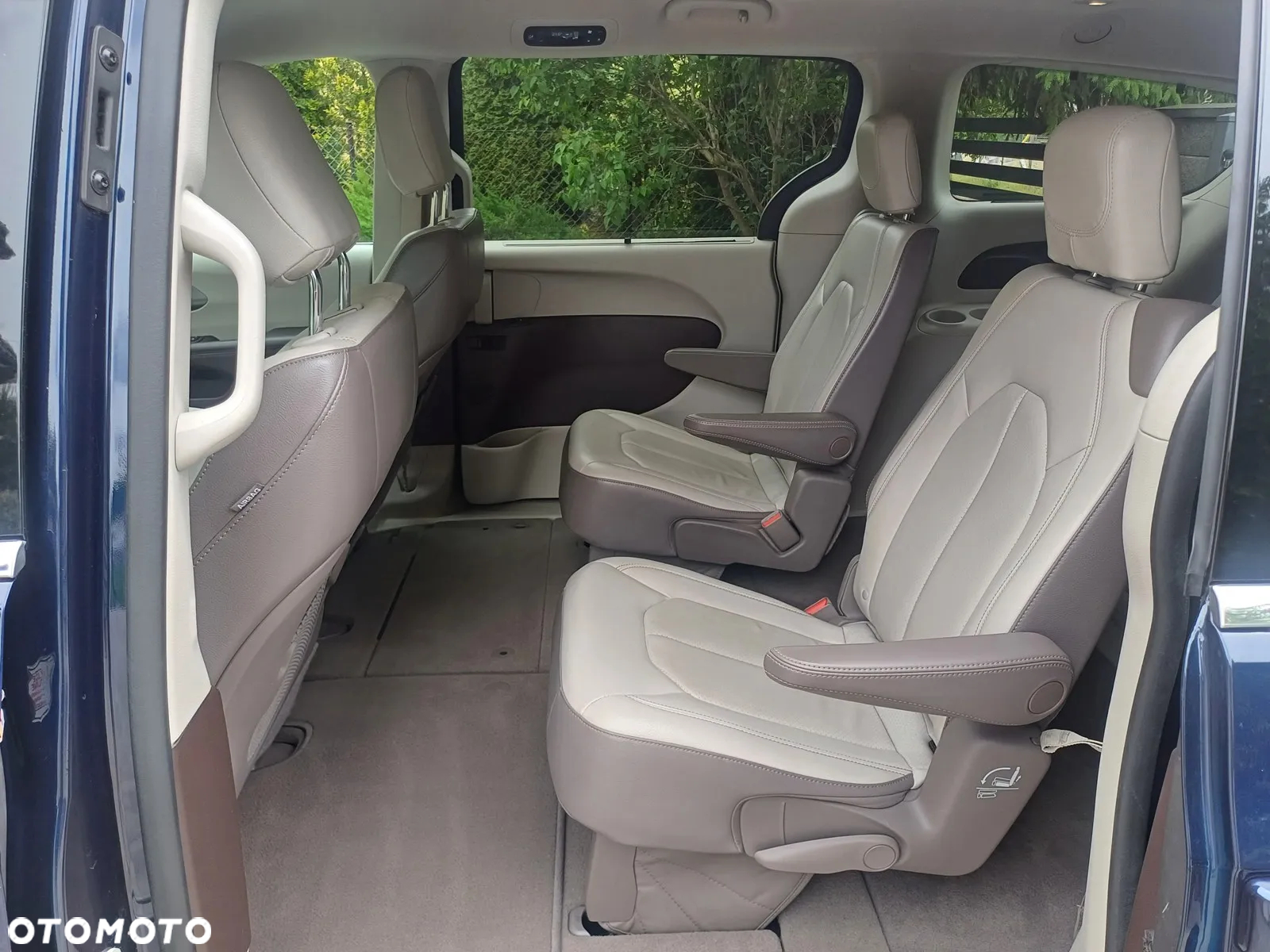 Chrysler Pacifica - 15