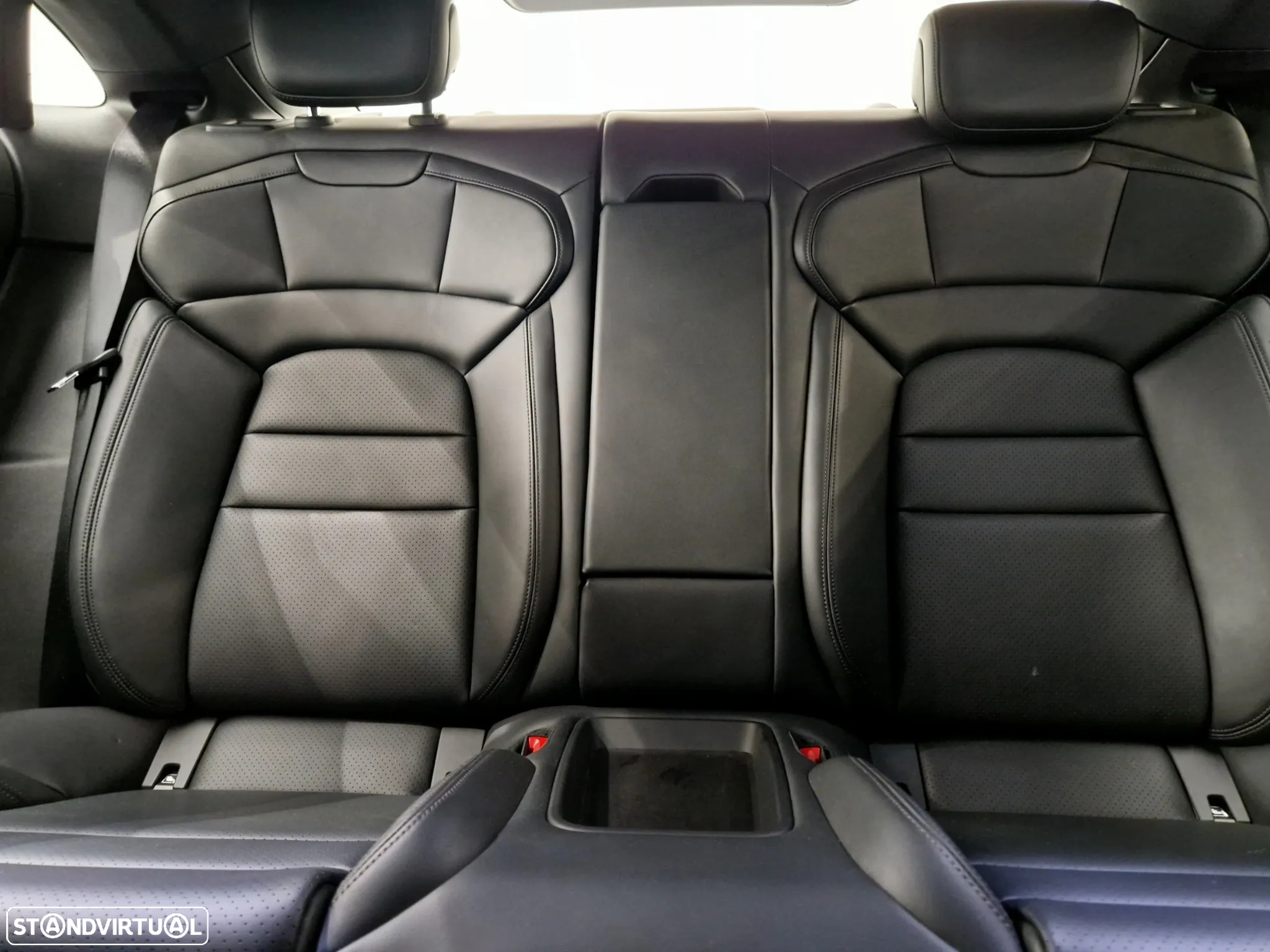 Porsche Taycan Standard - 31