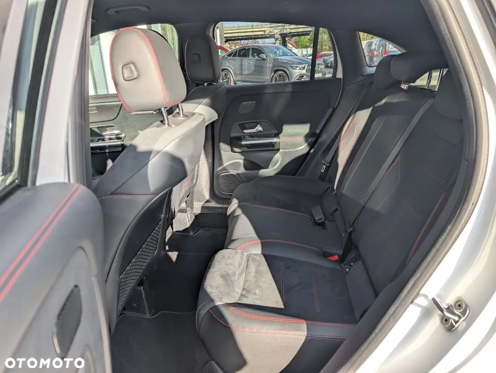 Mercedes-Benz GLA 200 AMG Line - 9