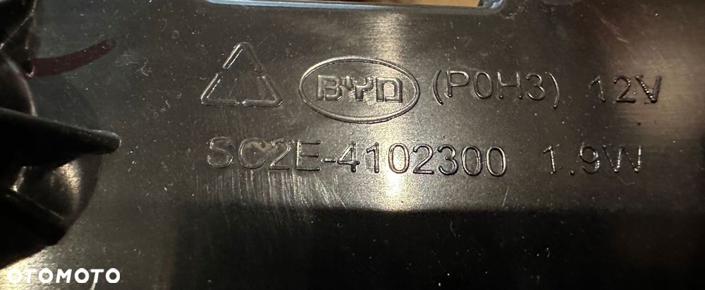 byd atto 3 2021- lampa led środkowa drl sc2e-4102300a - 6