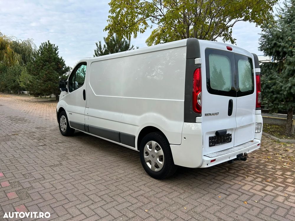 Renault Trafic Combi 2.0 L2H1 4 - 5