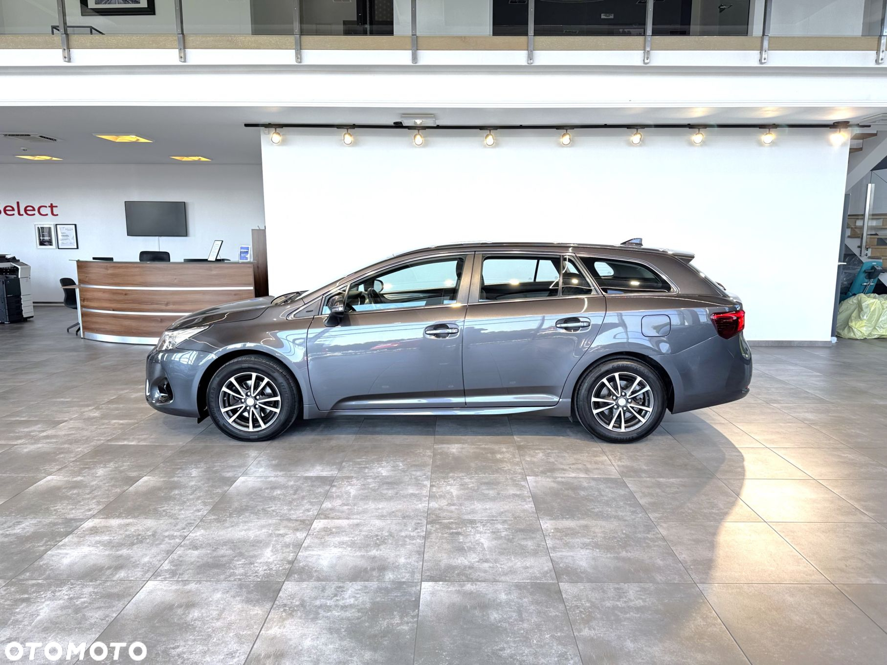 Toyota Avensis - 6