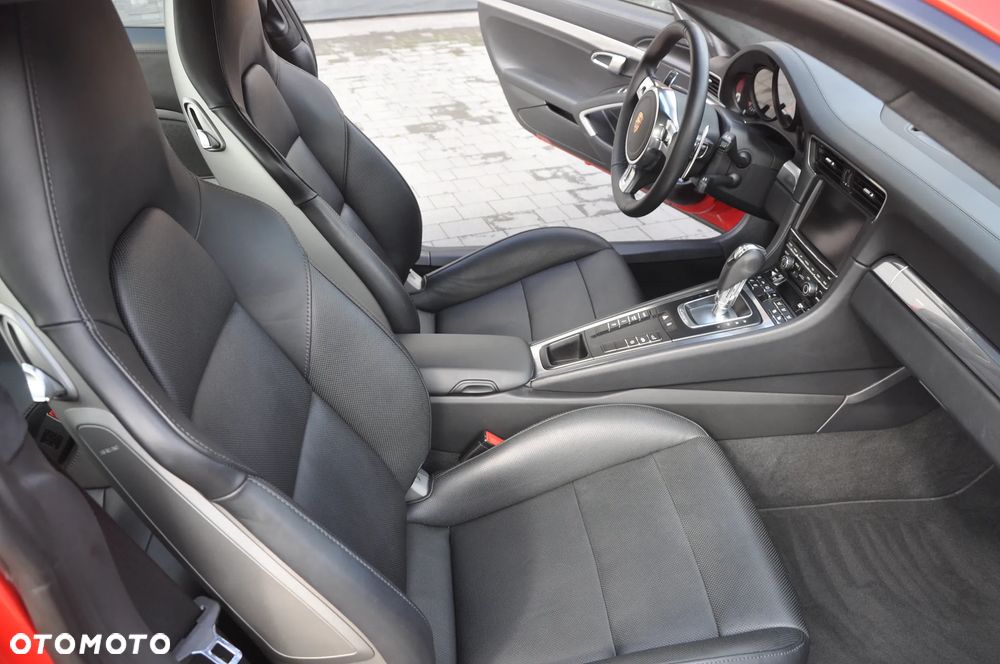 Porsche 911 Carrera S PDK - 12