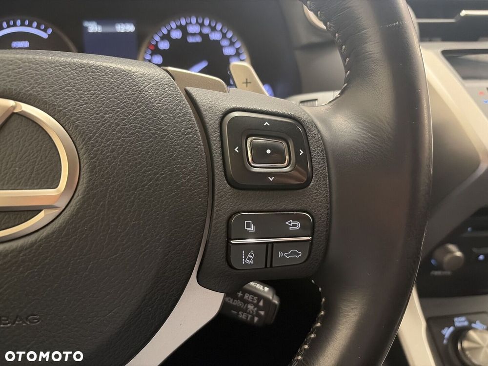 Lexus NX 300h Business Edition AWD - 15
