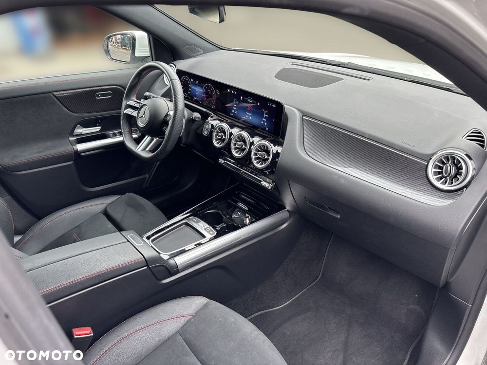 Mercedes-Benz GLA - 18