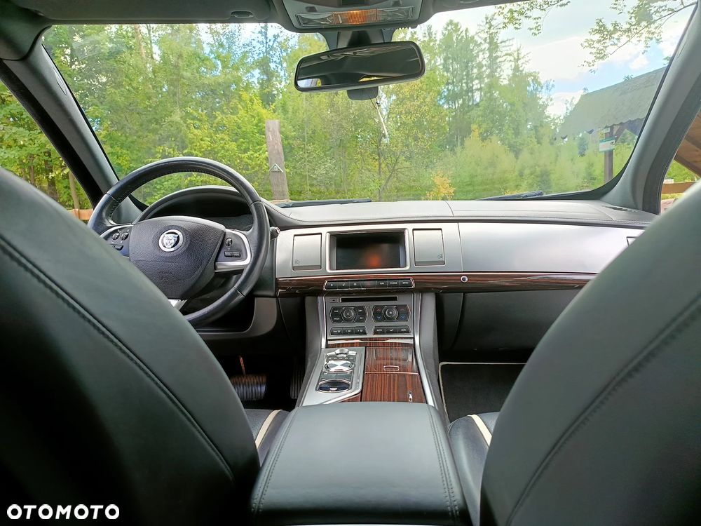 Jaguar XF 3.0 V6 D S - 19