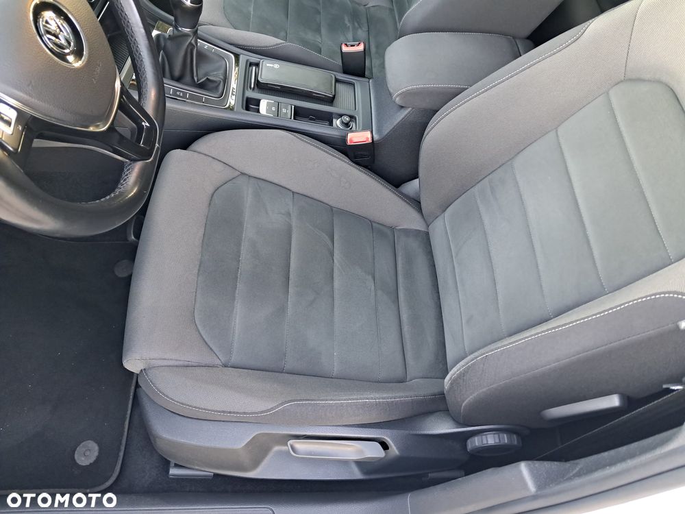 Volkswagen Golf - 14