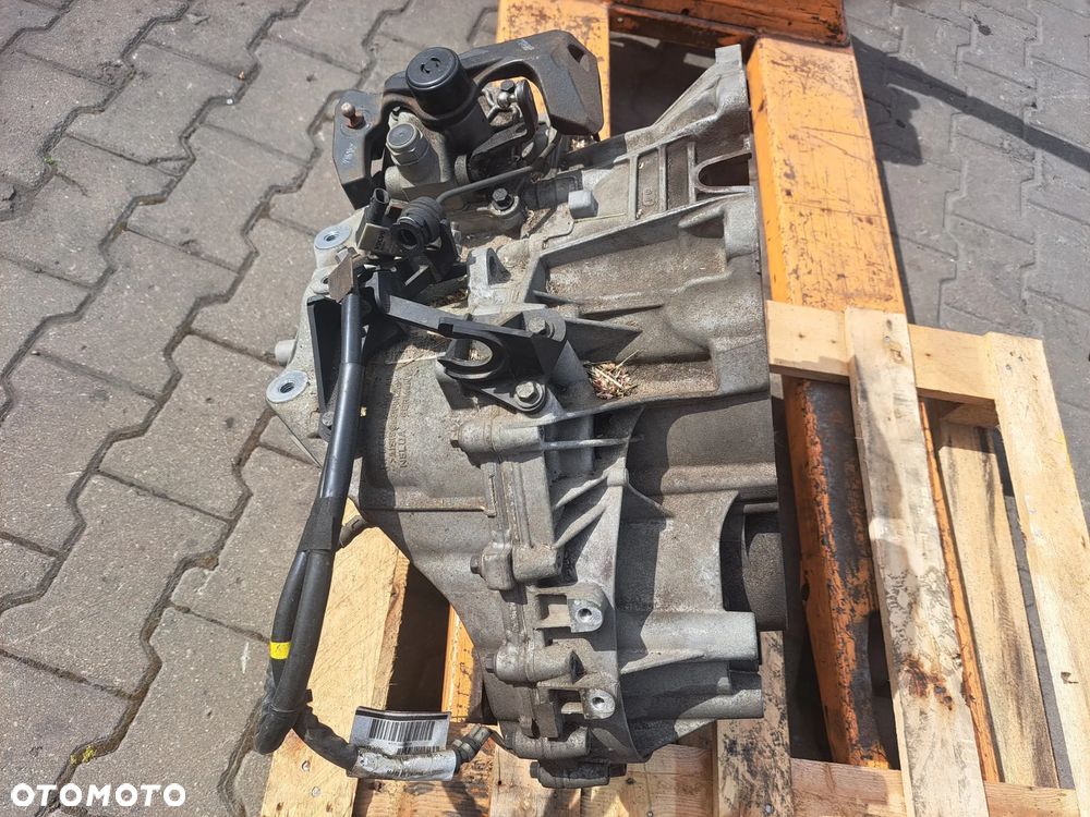 VOLVO V40 II D4 2.0D 2014 SKRZYNIA BIEGÓW MANUALNA KOD FU1R 7002 AEA - 2