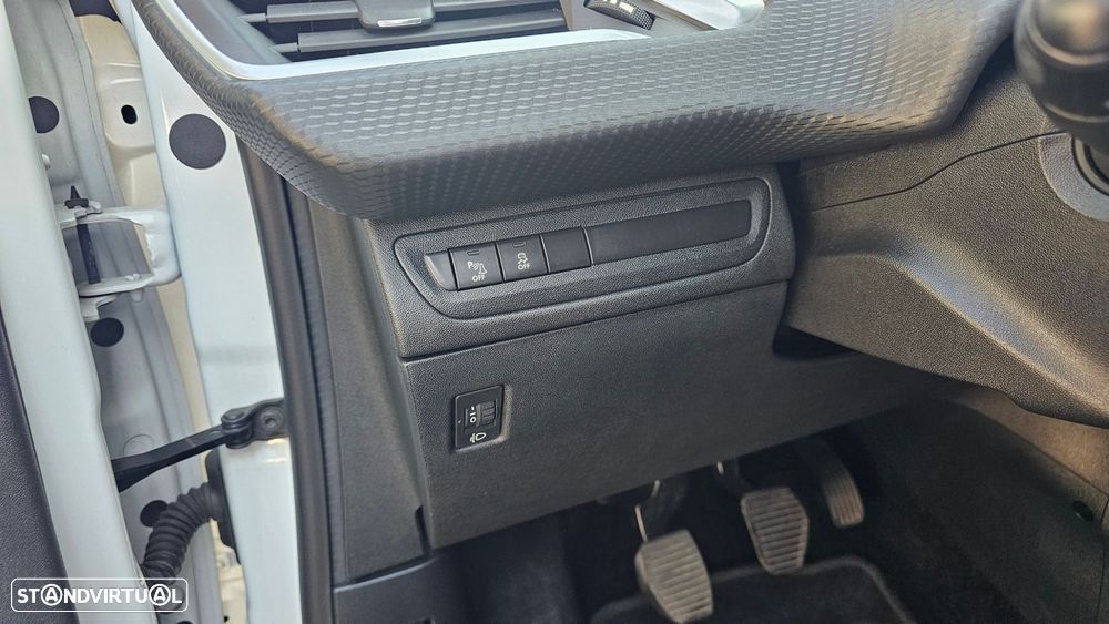 Peugeot 2008 1.6 BlueHDi Style - 15