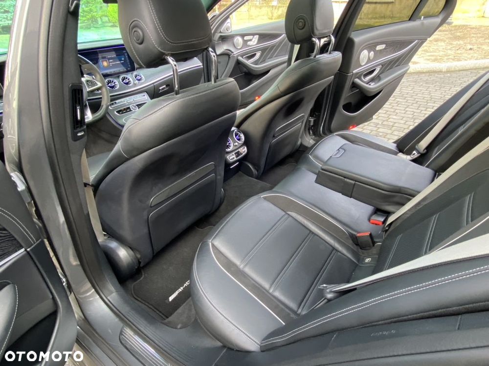 Mercedes-Benz Klasa E - 9