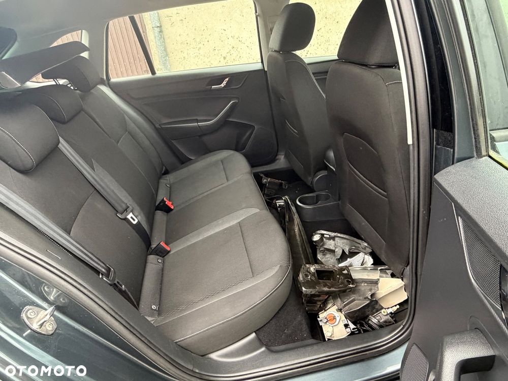 Skoda RAPID 1.2 TSI Style Plus - 27