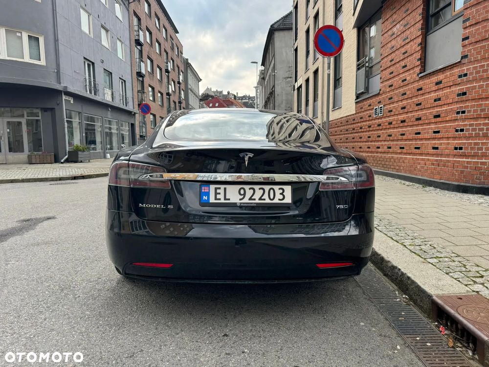 Tesla Model S Long Range Plus - 9
