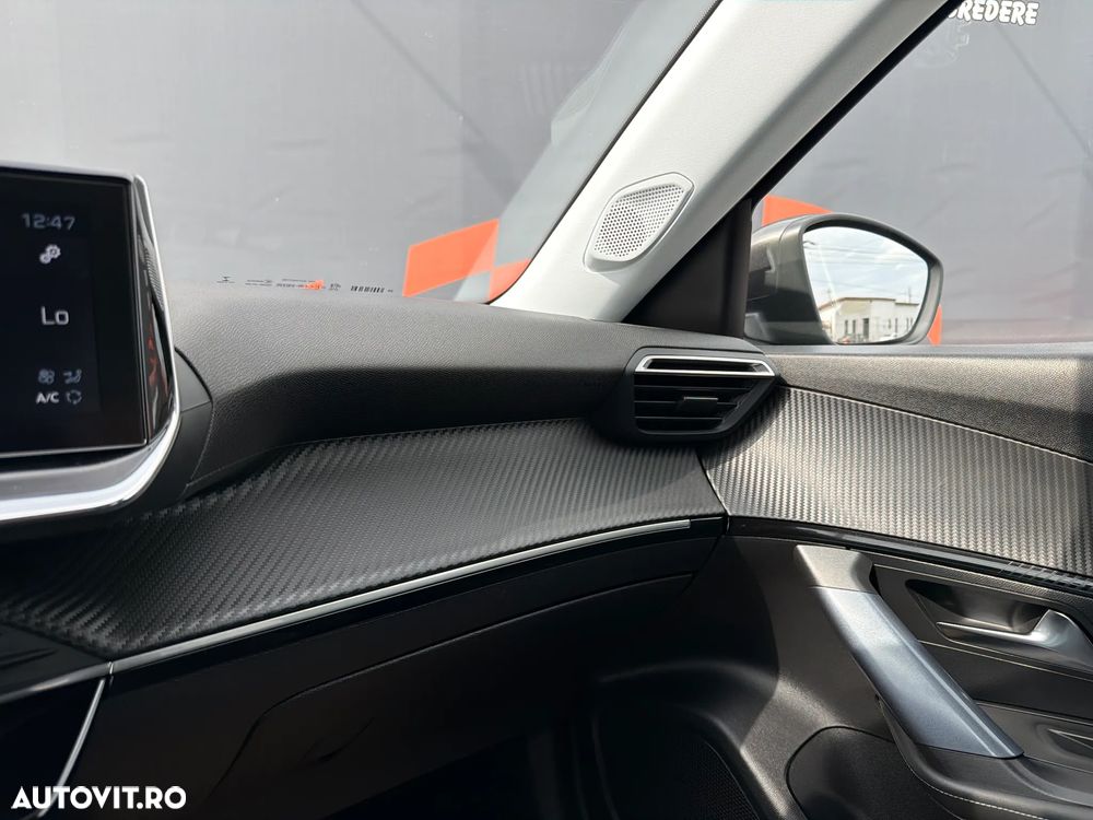 Peugeot 2008 BlueHDi 130 EAT8 Allure - 34