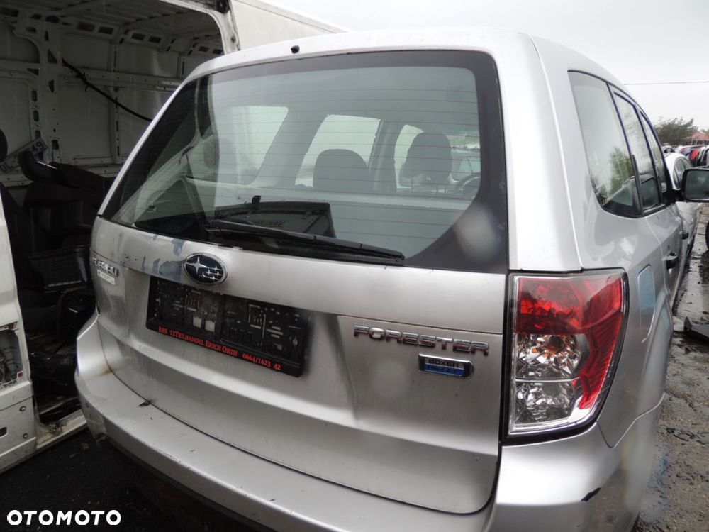 Klapa bagażnika Subaru Forester 3 '10 - 1