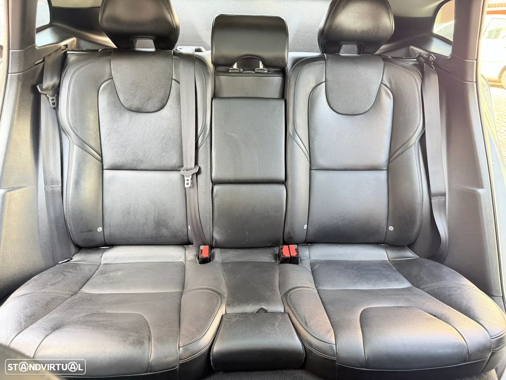 Volvo V40 D2 Momentum - 8