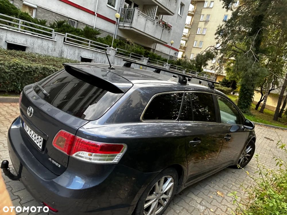 Toyota Avensis 2011 photo 4
