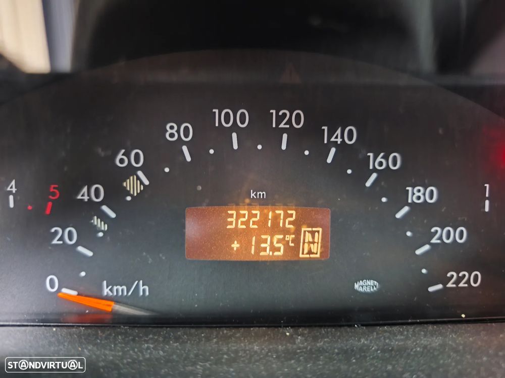 Mercedes-Benz A 170 CDI L Avantgarde - 10