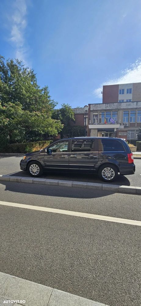 Lancia Voyager - 8