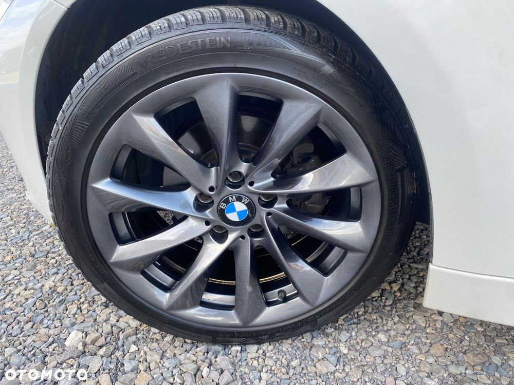 BMW Seria 3 318d Sport Line - 15