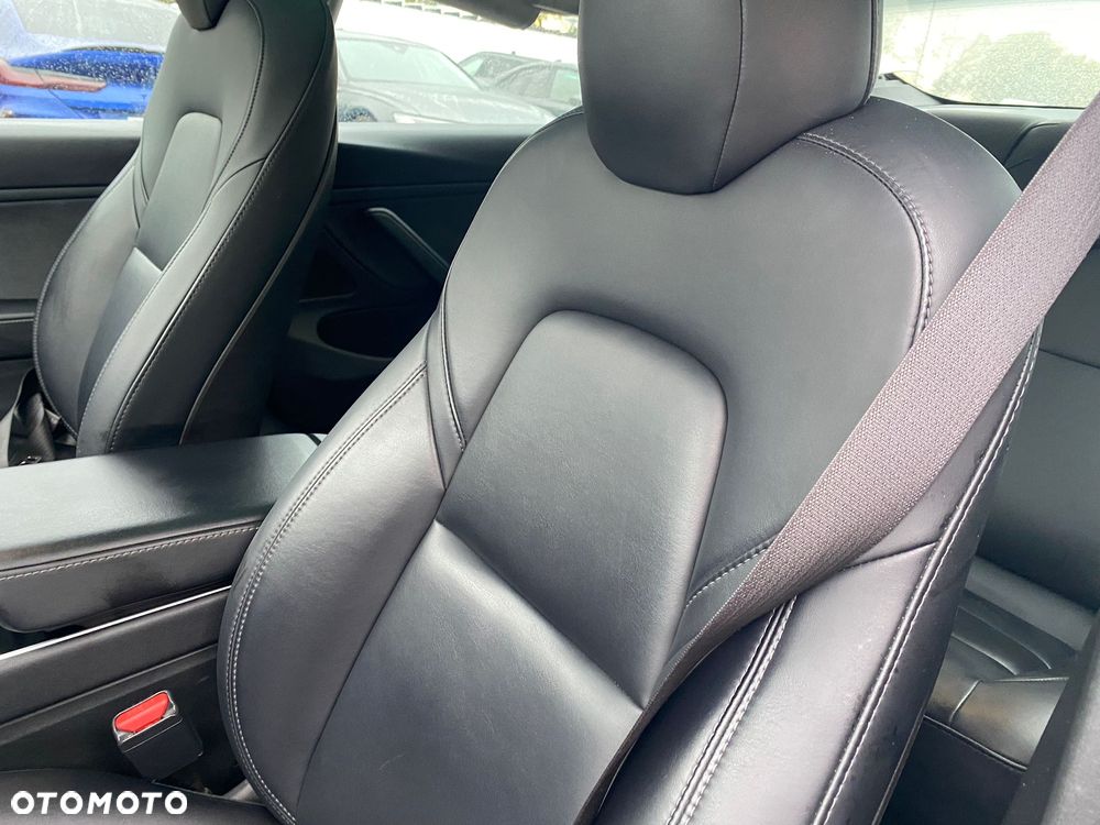 Tesla Model 3 - 11