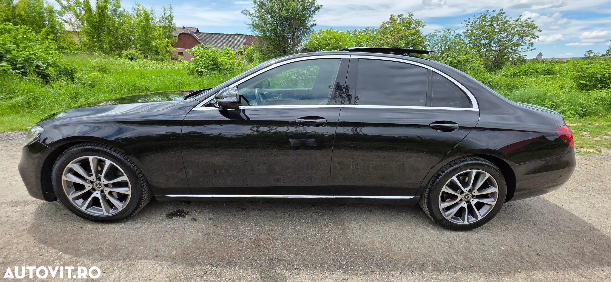 Mercedes-Benz E 220 d 9G-TRONIC AMG Line - 32