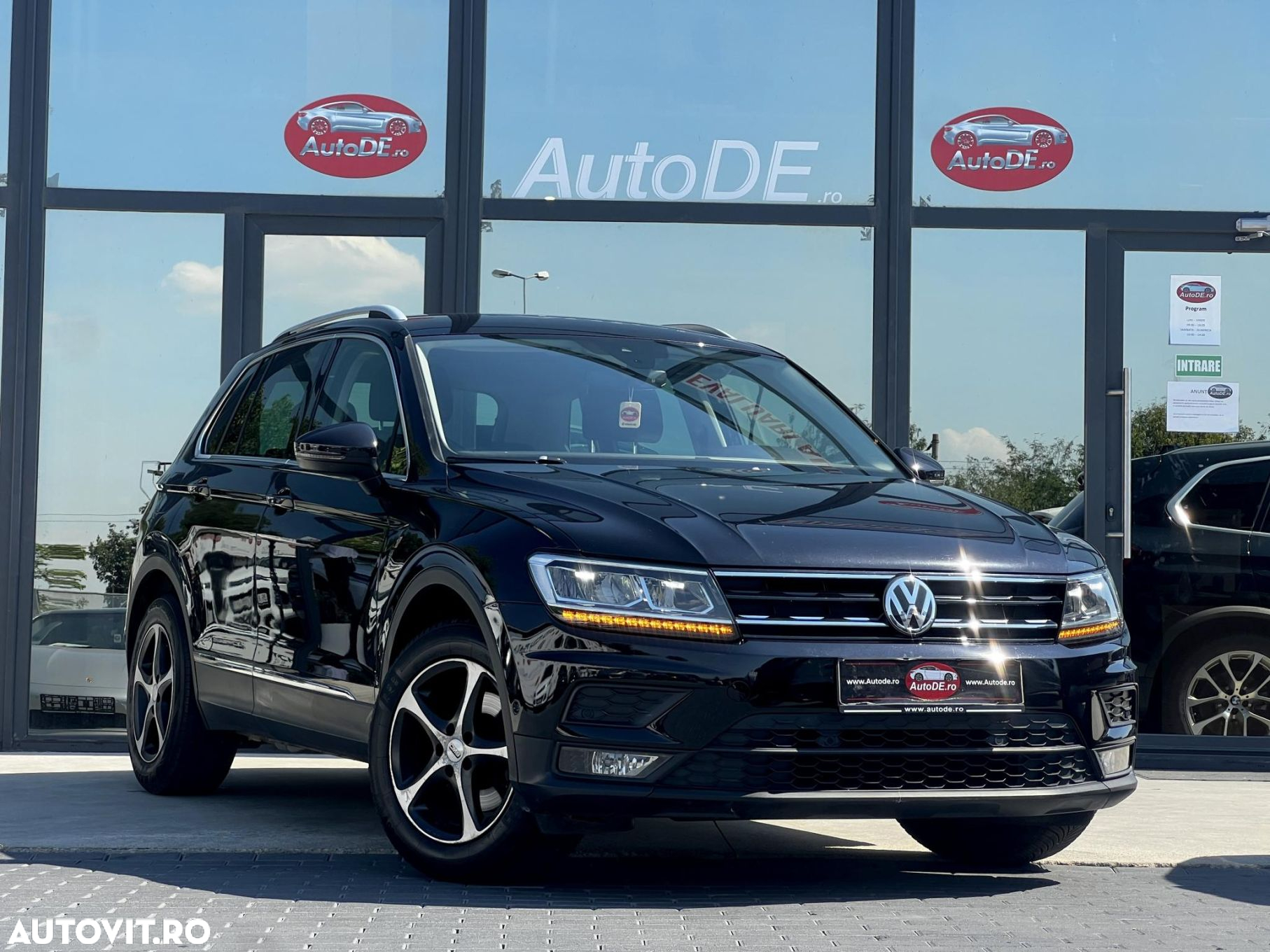 Volkswagen Tiguan - 2