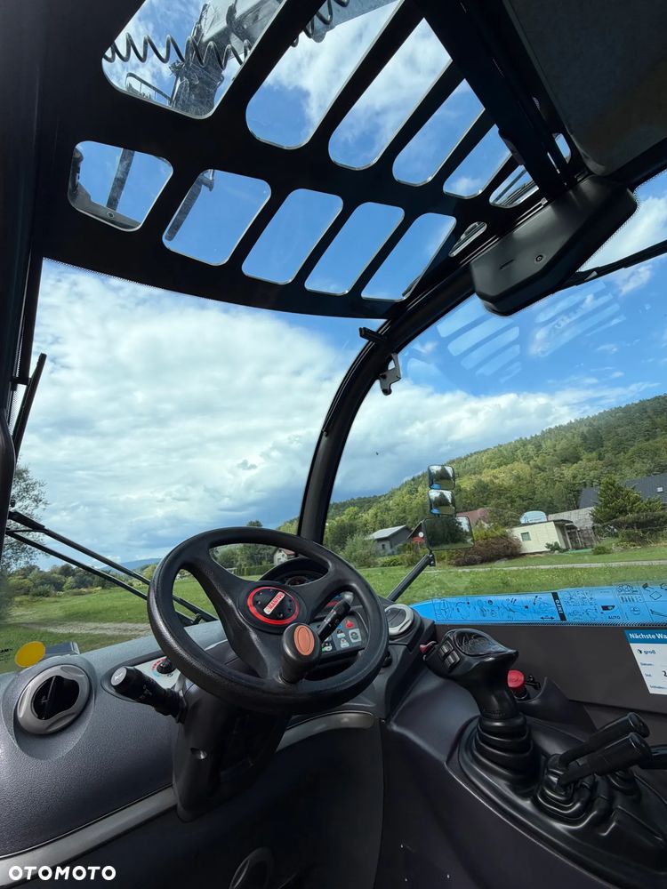 Manitou MT1440. Ładowarka Teleskopowa 14 metrów wysuw! UDŹWIG 4 TONY! Przebieg 2500 mtg. Maszyna jak Nowa z SALONU. 2017 rok. z Norwegii z Gospodarstwa rolnego! Silnik PERKINS Turbo 110 km. Aktualne Serwisy w Dekra. Nowy Model sterowane wszystko z 1 dżojstika. Ani deka luzów czy wycieku. OKAZJA! Jazda REWERS + 4 biegi. Skręt 3 tryby. Wyjście Hydrauliczne na maszcie, Poziomowanie ośi stabilizatory! Wyjścia Hydrauliczne na maszt! Okazja Ani deka luzów i wycieków. Wersja Norweska. Wielka Okazja  Opony jak Nowe! - 13