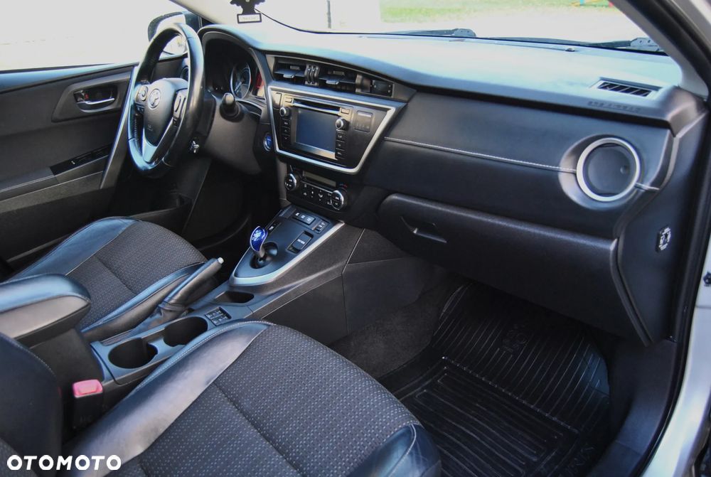 Toyota Auris 1.8 HSD Luna - 7