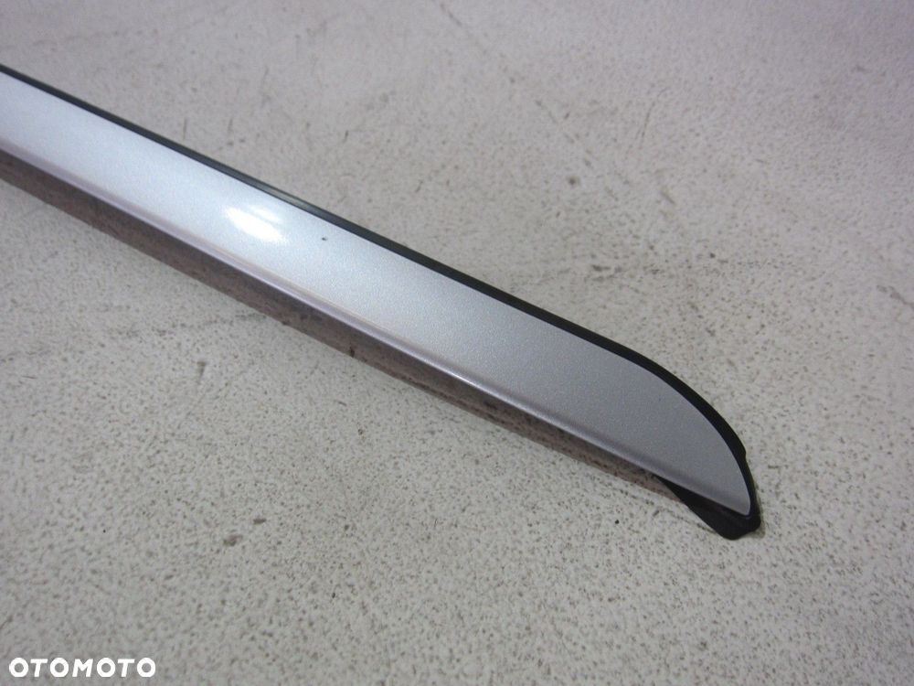 BMW X3 F25 LISTWA ZGARNIAJĄCA SZYBY PRAWA A14 MINERAL SILBER 51317286180 - 2
