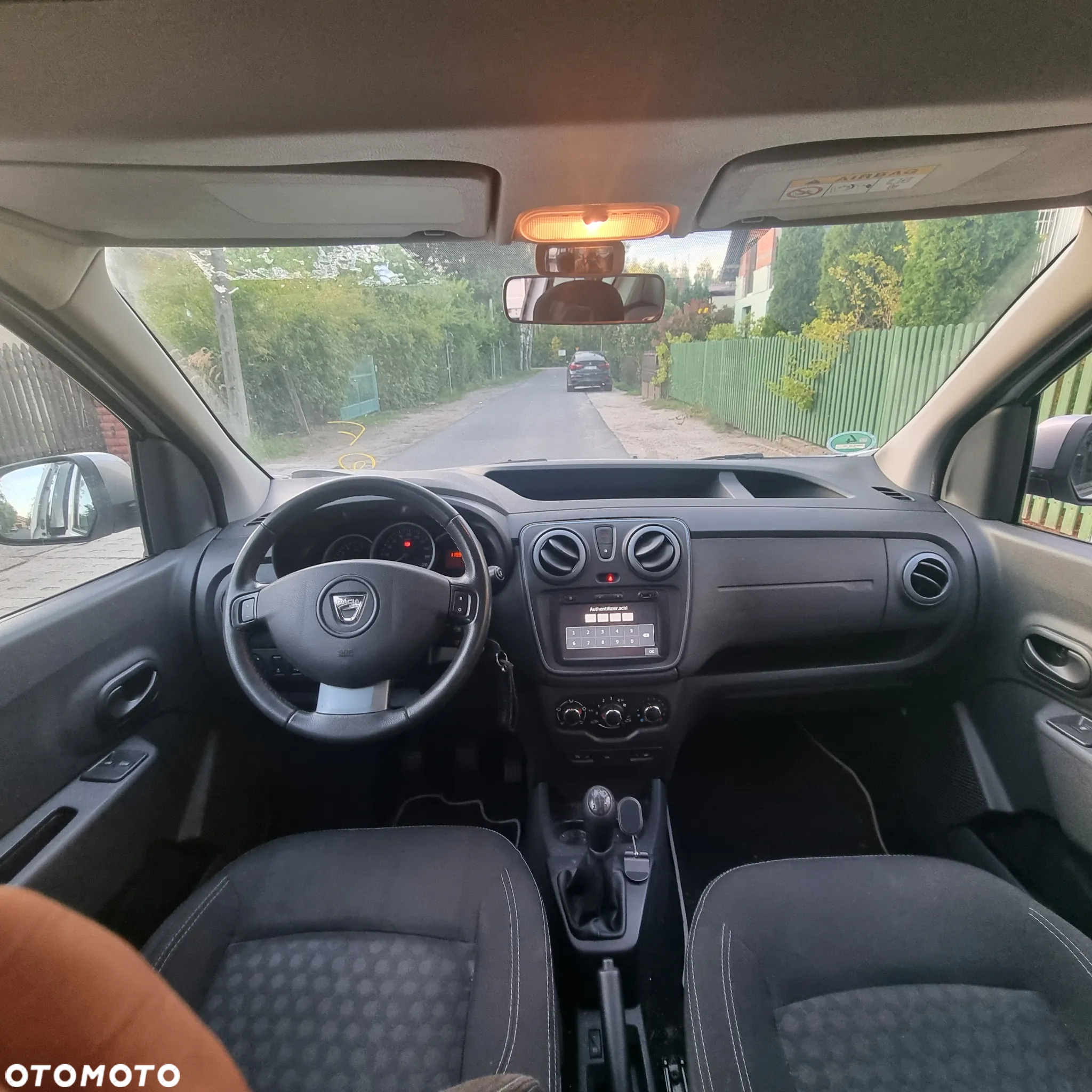 Dacia Dokker TCe 115 Stepway Celebration - 8