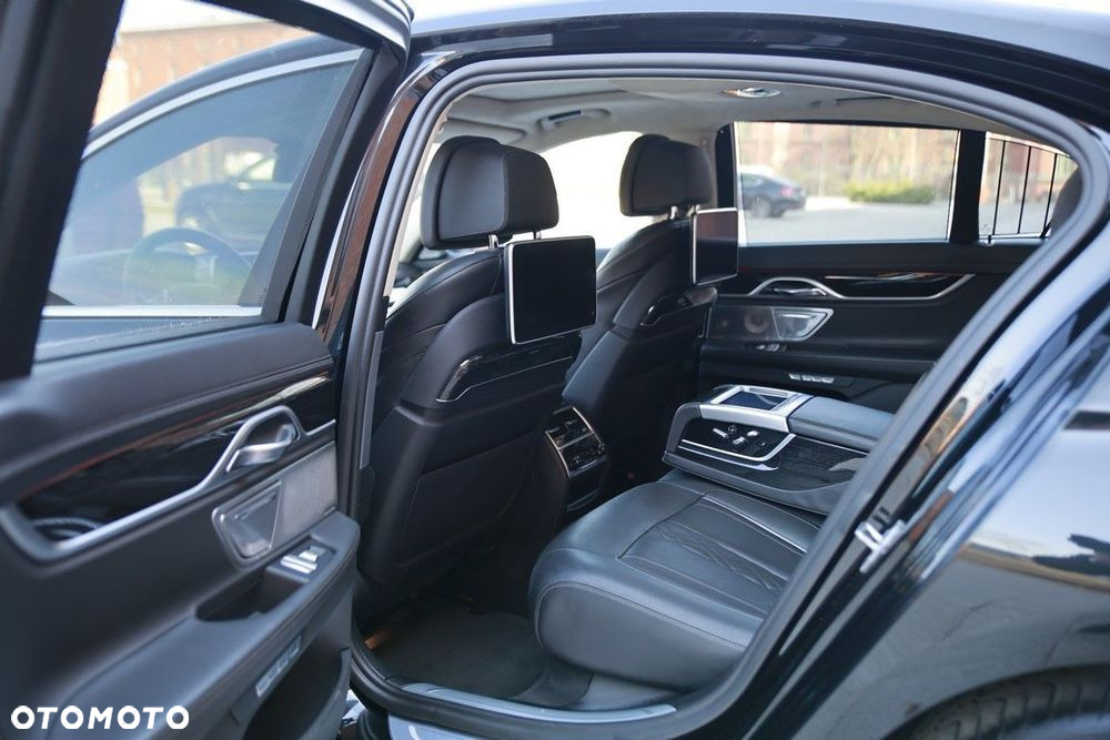 BMW Seria 7 740d xDrive - 14