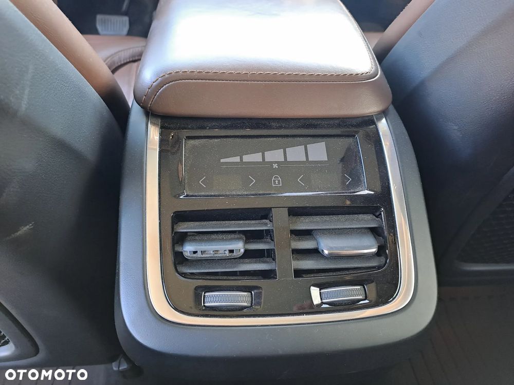 Volvo XC 60 T6 AWD Geartronic RDesign - 11