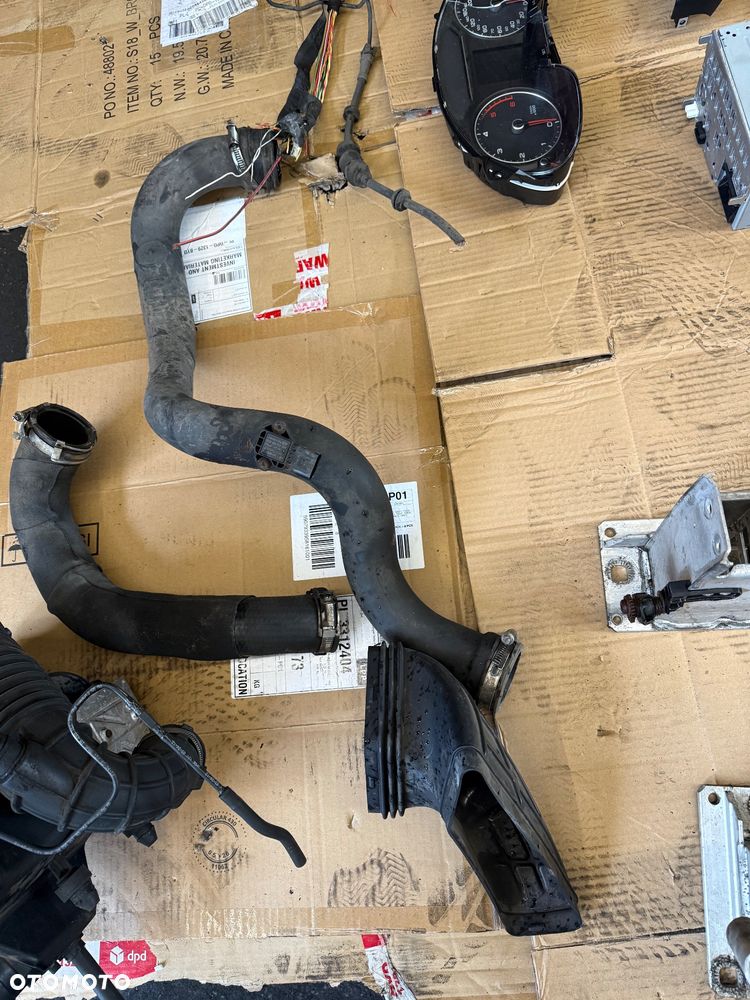 Audi a4b8  Moduł sterownik drzwi lewy przód 8T0959793 - 100 złoty  Panel klimatyzacji 8K1820043AG - 150 złoty  Silniczek wycieraczek 8K1955119A - 100 złoty  Panel sterowania 8K0864261 - 100 złoty  Panel przycisk ESP 8K0959673 - 100 złoty  Wyświetlacz Navi 8T0919603G - 100 złoty  Moduł sterowania gateway - 100 złoty  Moduł komfortu 8K0907063DH - 200 złoty  Moduł sterownika hamulca ręcznego 8K0907801L - 100 złoty  Komputer sterownika silnika 0281018576 - 100 złoty  Włącznik przełącznik świateł 8K0941531AR - 100 złoty  Radio 8R1035186F - 200 złoty  Licznik obrotomierz 8K0920901G - 200 złoty pęknięty  Moduł sterownik komfortu 8K0907064GD - 150 złoty  Pompa sterownik abs 8K0907379CH - 250 złoty  Audi a4b8 lift 8K5945096AC - 500 złoty                          8K5945095AC - 500 złoty  Strefa zgniotu lewa prawa 8K0607133D - 100 złoty                                                8K0807134D- 100 złoty  Kierownicą powietrza 8K0129739A - 100 złoty   Obudowa filtra powietrza 8K0133837BF - 150 złoty  Hak a4b8 - 250 złoty  Belka zderzaka przód 8K0807113F - 250 złoty  Moduł sterownik wentylatora chłodnicy 8K0959501F - 200 złoty  Pas przedni wzmocnienie czołowe belka zderzaka  993329B - 800 złoty  Grill Audi a4b8 8K0853651E - 400 złoty  Czujnik ciśnienia 0281002977 - 100 złoty  Dwie rury węże od wody - 100 złoty za sztukę - 16
