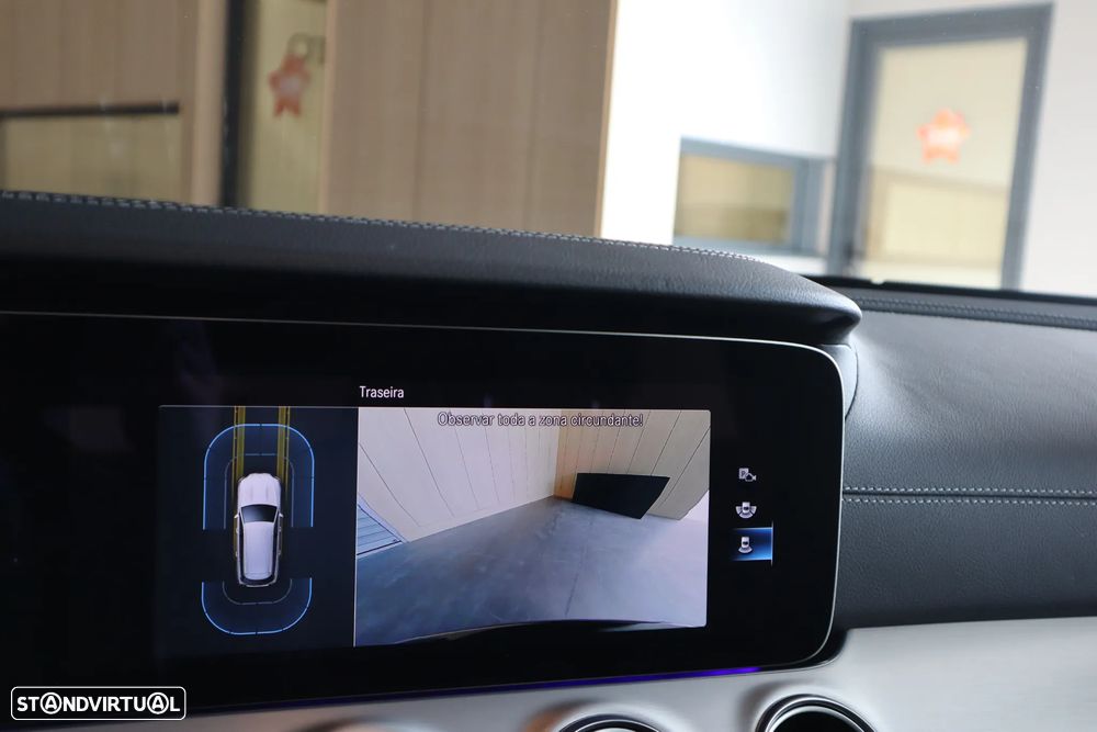 Mercedes-Benz E 300 de AMG Line - 19