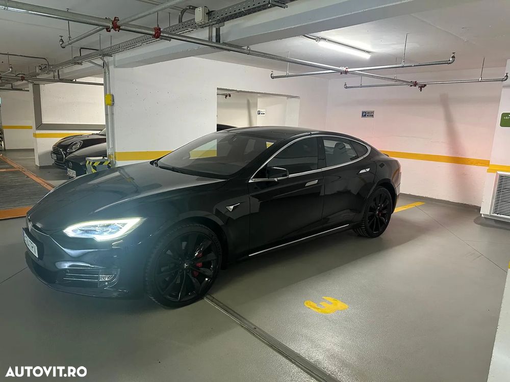 Tesla Model S - 3