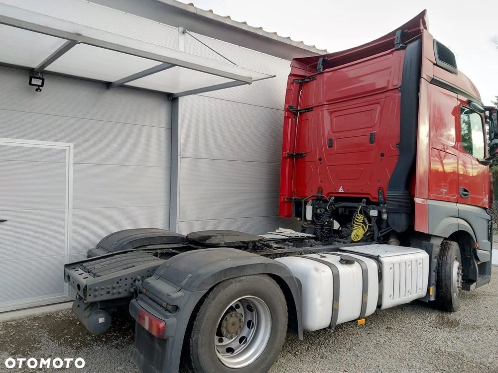 Mercedes-Benz Actros - 4