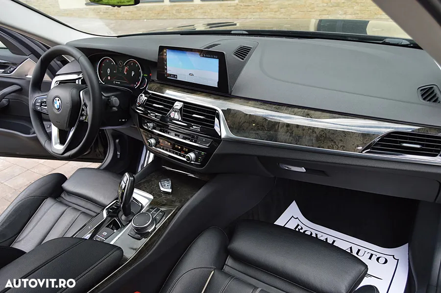 BMW Seria 5 520d xDrive AT - 18
