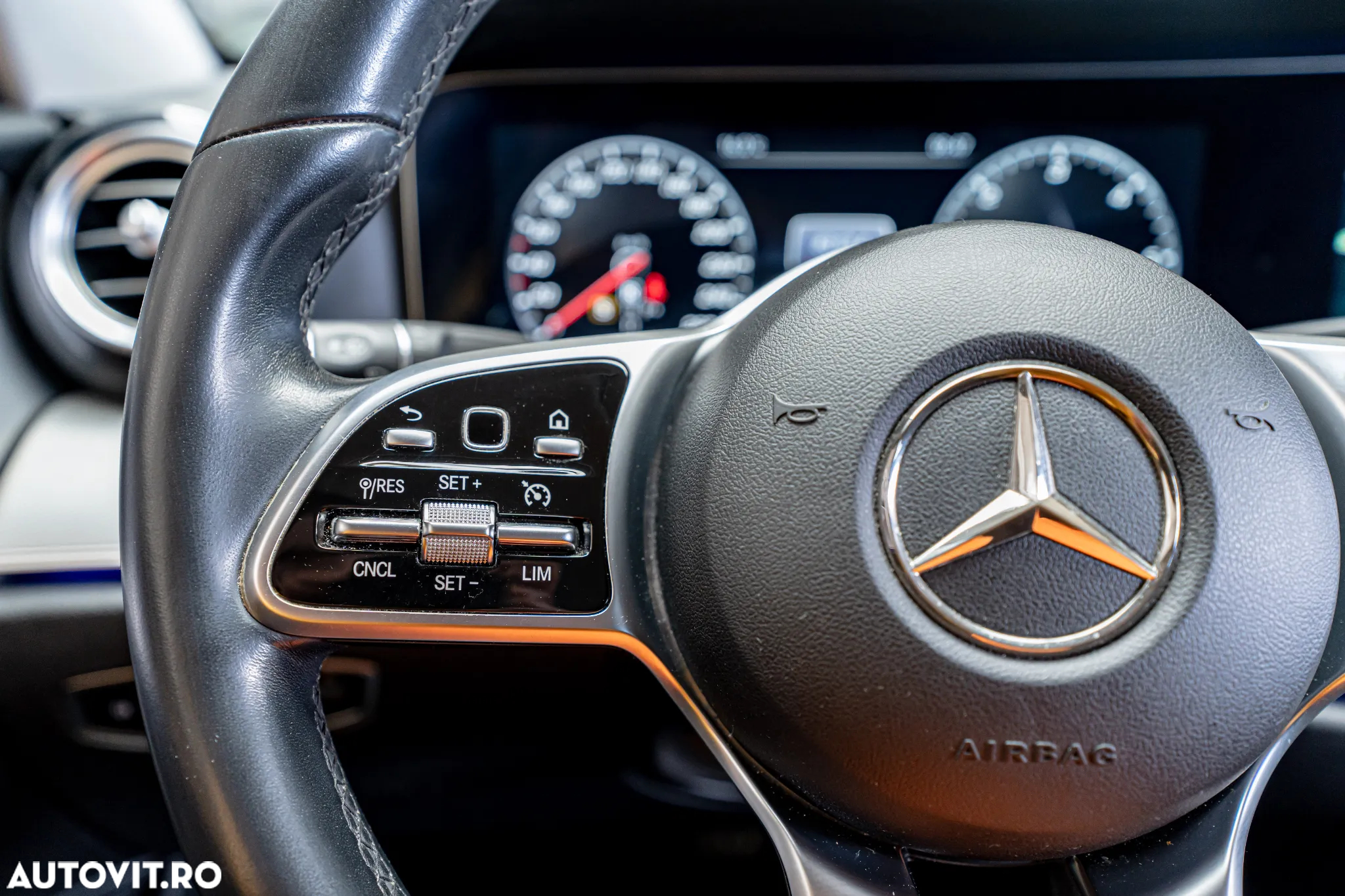 Mercedes-Benz E 220 d 9G-TRONIC - 14
