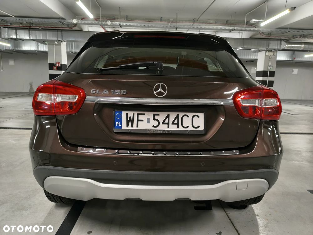 Mercedes-Benz GLA 180 - 5