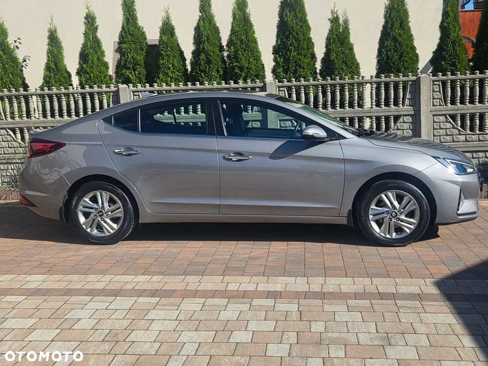 Hyundai Elantra 1.6 Style - 26