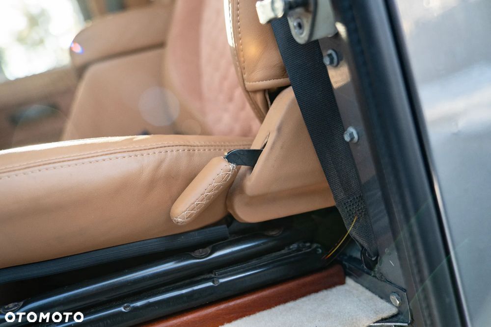 Land Rover Defender 90 Station Wagon SVX - 25