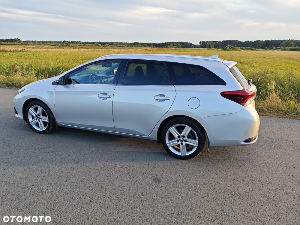 Toyota Auris - 5