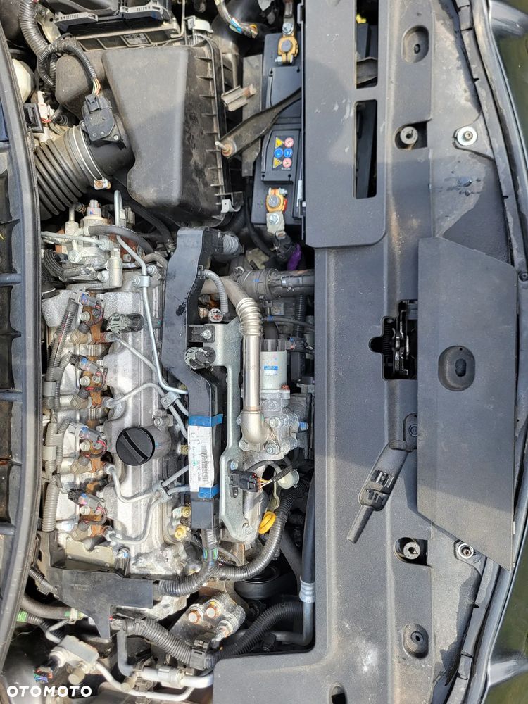 Toyota Auris 2.2 D-4D D-CAT - 15
