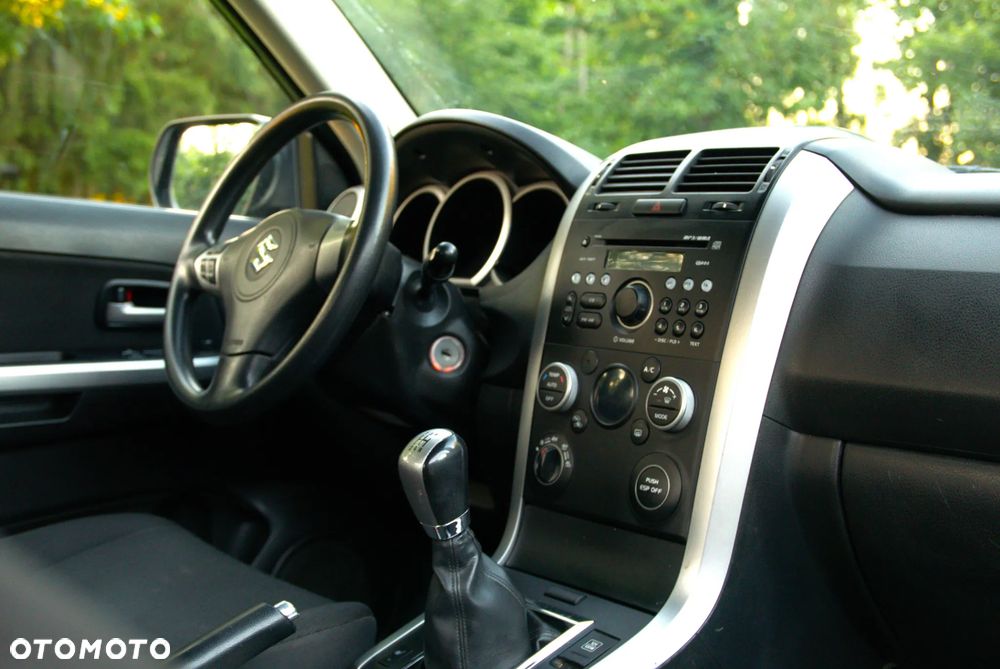Suzuki Grand Vitara 2.4 Premium - 24