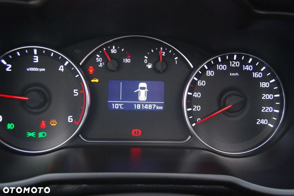 Kia Carens 1.7 CRDi 141 Dream Team Edition - 27