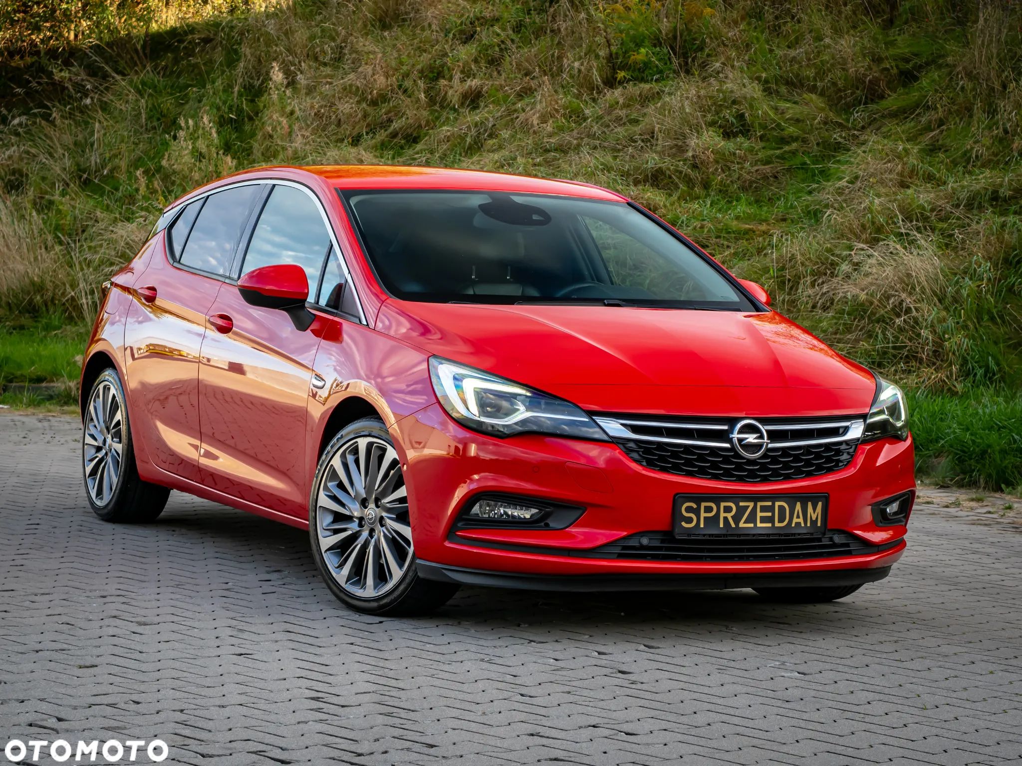 Opel Astra IV 1.6 CDTI Essentia - 1